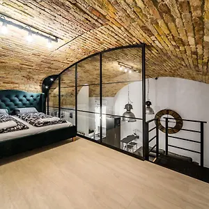 https://kiraly-28-center-2-bedroom-apartment-with-aircon.inbudapesthotels.com